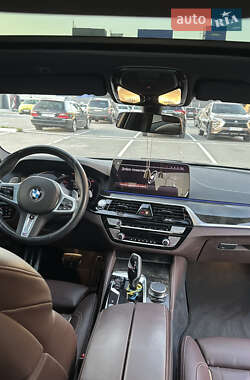 Седан BMW 5 Series 2023 в 