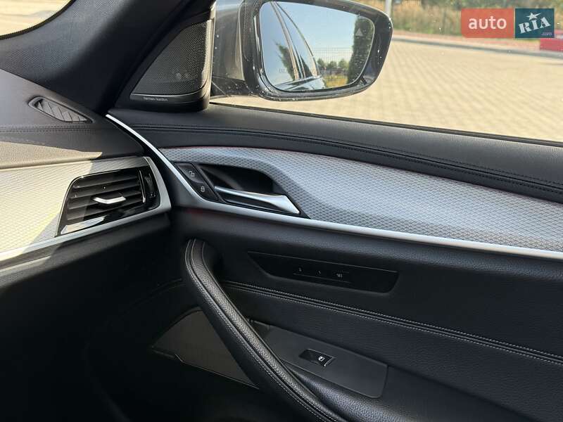 Седан BMW 5 Series 2017 в Львові