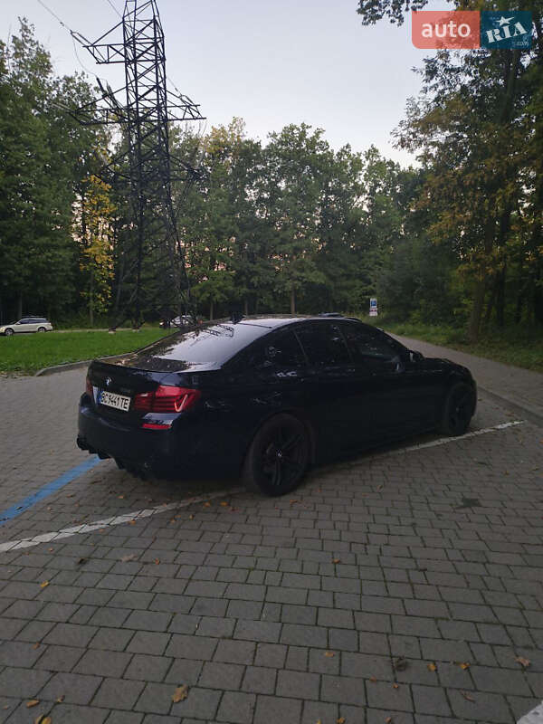 Седан BMW 5 Series 2013 в Львове