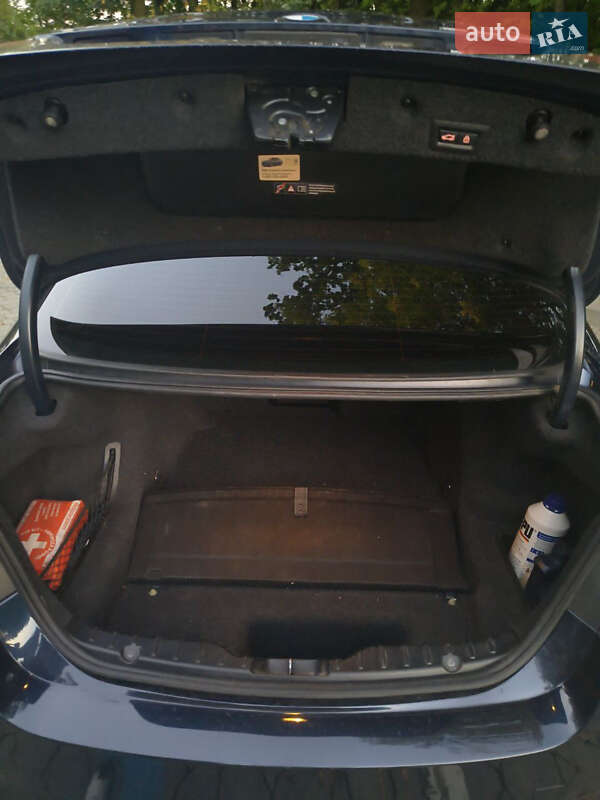 Седан BMW 5 Series 2013 в Львове