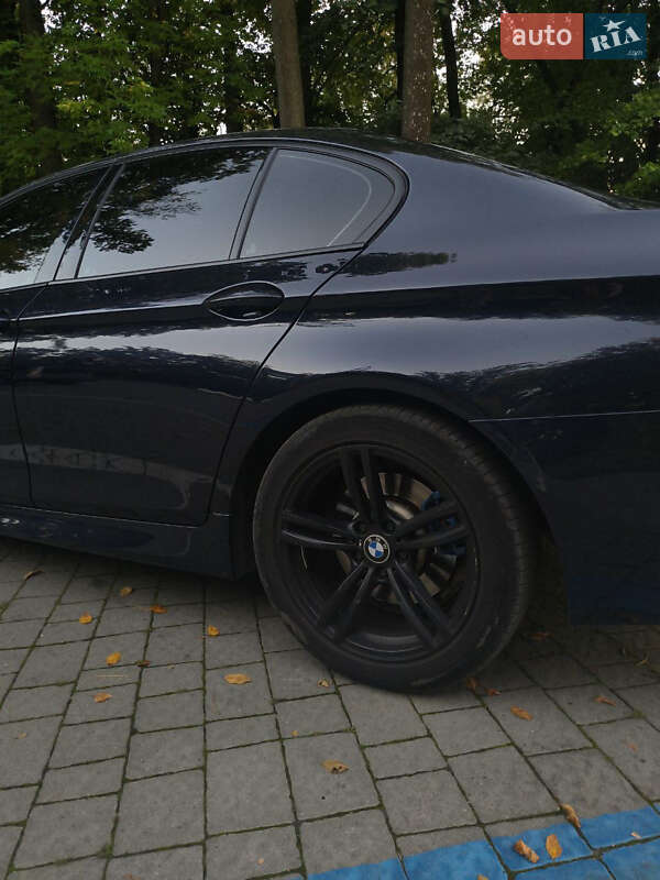 Седан BMW 5 Series 2013 в Львове
