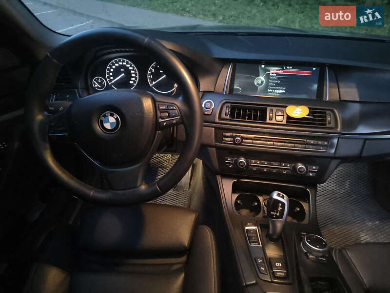 Седан BMW 5 Series 2013 в Львове