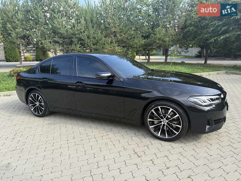 Седан BMW 5 Series 2021 в Львове