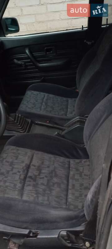Седан BMW 5 Series 1984 в Запорожье