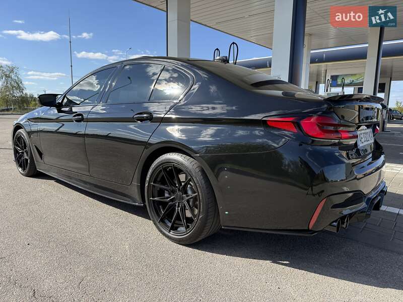 Седан BMW 5 Series 2017 в Днепре