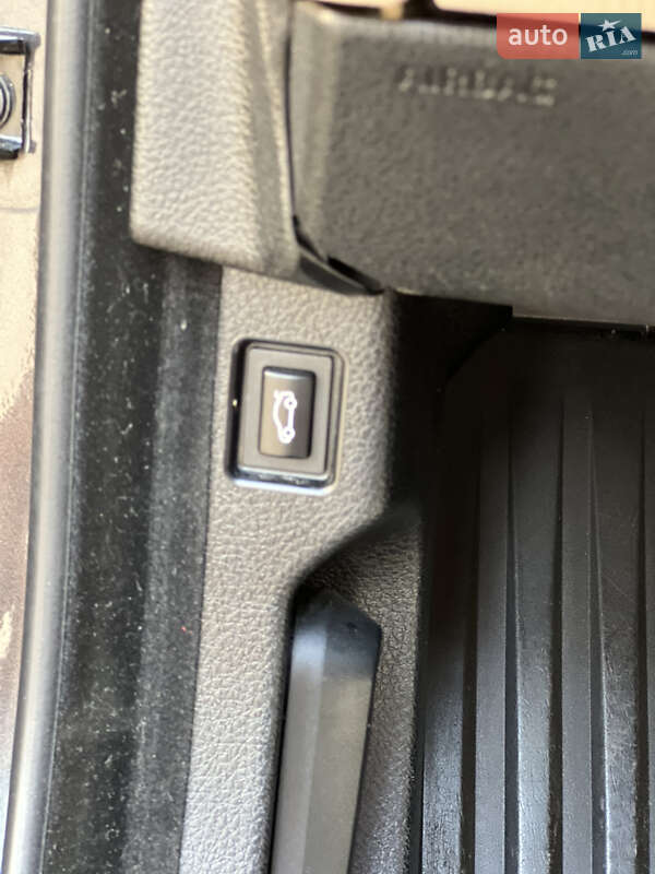 Седан BMW 5 Series 2015 в Киеве