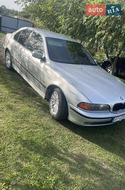 Седан BMW 5 Series 1999 в Великих Мостах