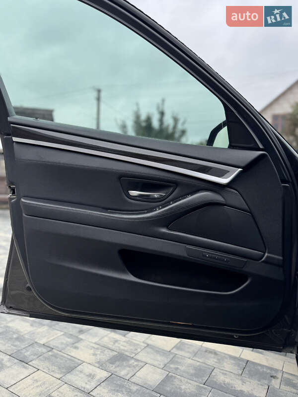 Седан BMW 5 Series 2011 в Вараше фото 6 Седан BMW 5 Series 2011 в Вараше