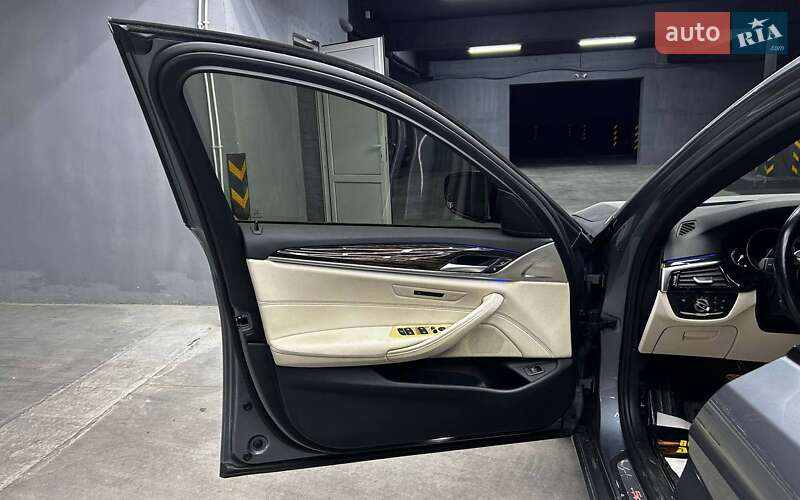 Седан BMW 5 Series 2018 в Черновцах