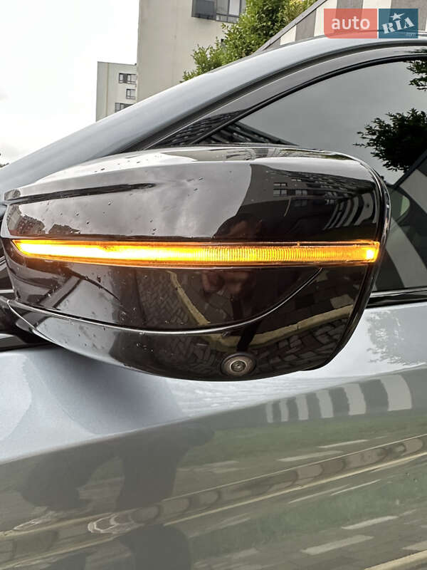 Седан BMW 5 Series 2018 в Львові