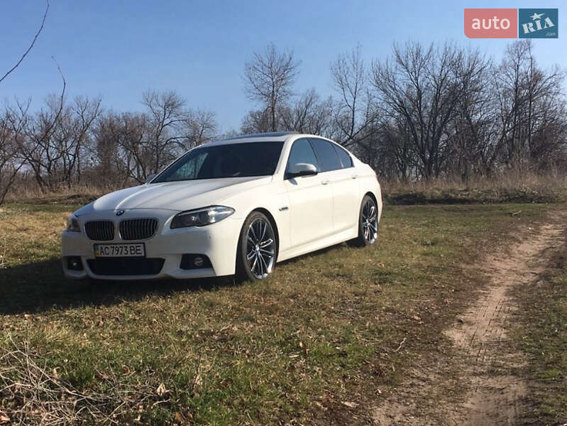 Седан BMW 5 Series 2015 в Львове