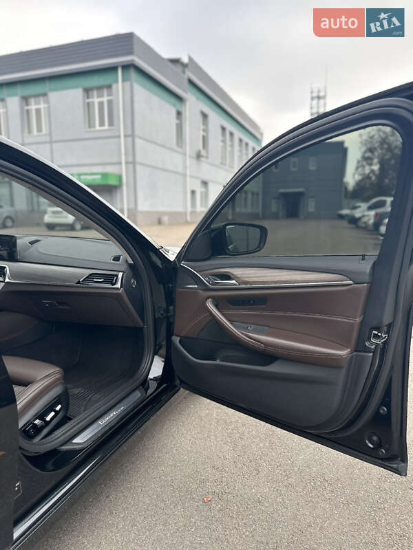 Седан BMW 5 Series 2017 в Киеве фото 13 Седан BMW 5 Series 2017 в Киеве