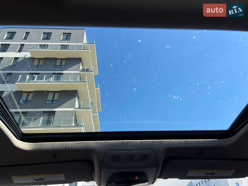 Седан BMW 5 Series 2013 в Львове