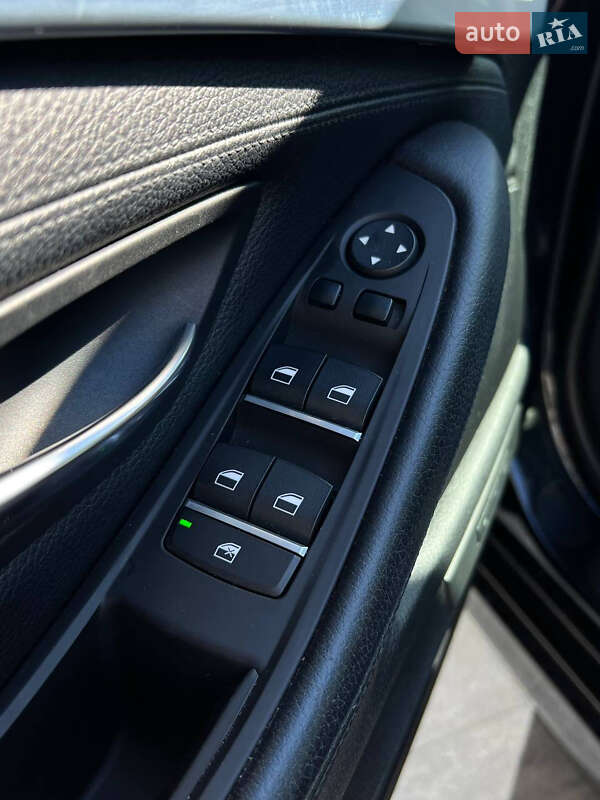 Седан BMW 5 Series 2013 в Львове