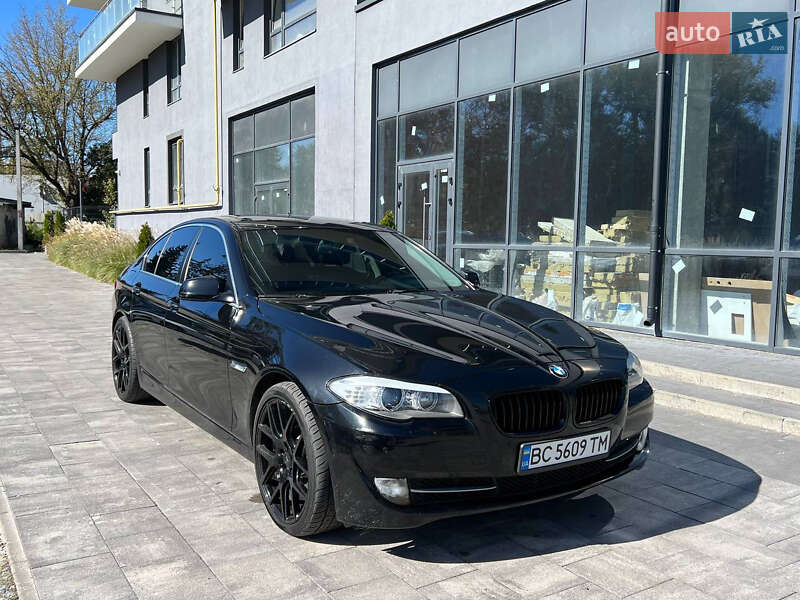 Седан BMW 5 Series 2013 в Львове