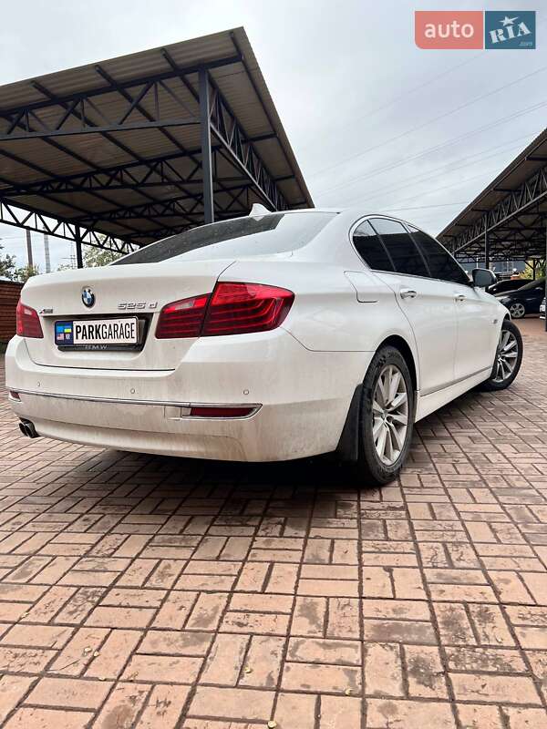 Седан BMW 5 Series 2015 в Кривом Роге фото 5 Седан BMW 5 Series 2015 в Кривом Роге