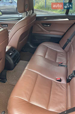 Седан BMW 5 Series 2012 в 