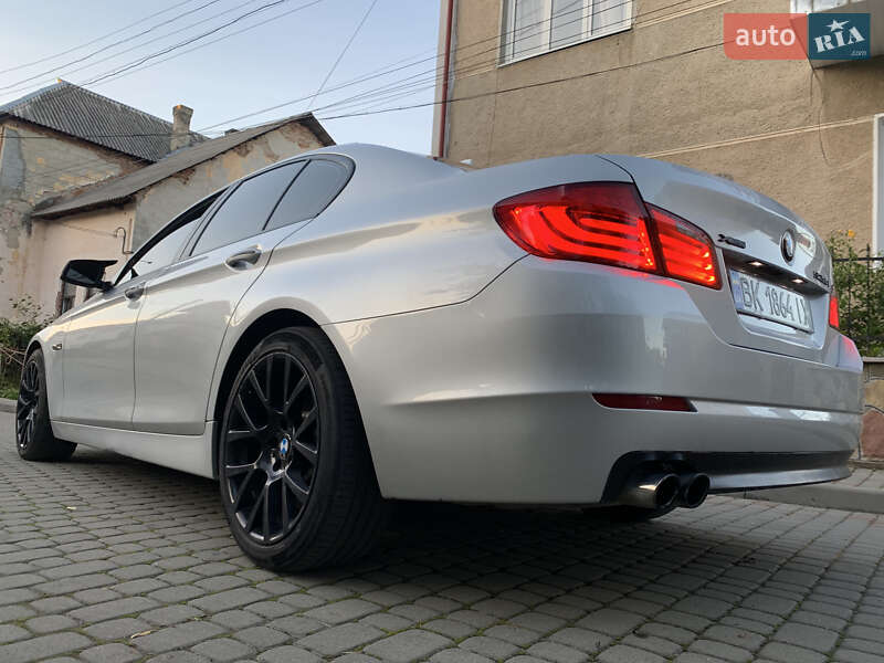 Седан BMW 5 Series 2013 в Надворной