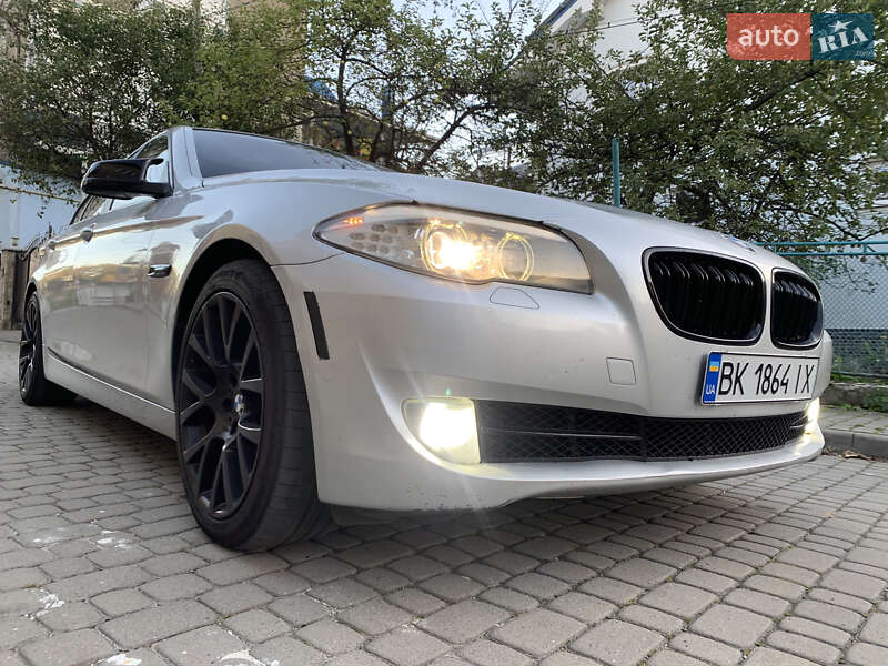 Седан BMW 5 Series 2013 в Надворной