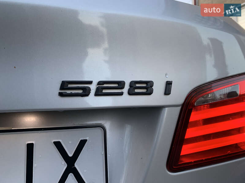 Седан BMW 5 Series 2013 в Надворной