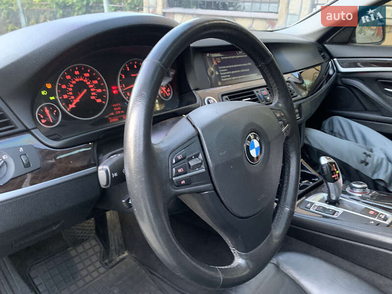 Седан BMW 5 Series 2013 в Надворной