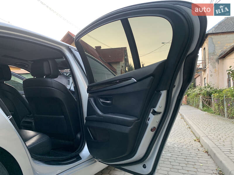 Седан BMW 5 Series 2013 в Надворной