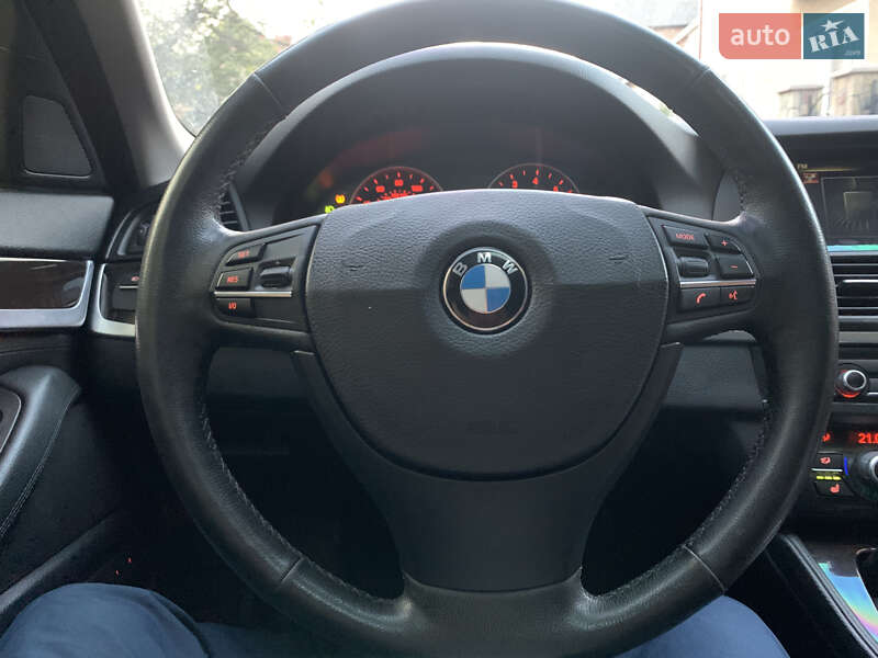 Седан BMW 5 Series 2013 в Надворной