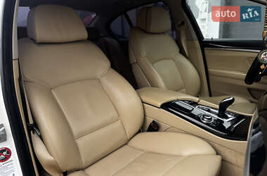 Седан BMW 5 Series 2012 в 