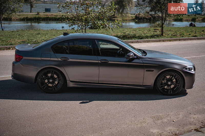 Седан BMW 5 Series 2015 в Бурштині