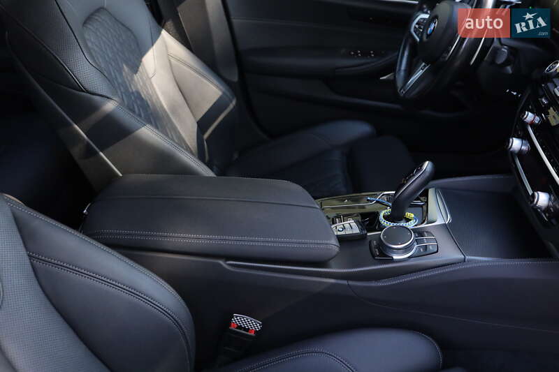 Седан BMW 5 Series 2021 в Мукачево