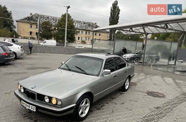 Седан BMW 5 Series 1988 в Житомирі