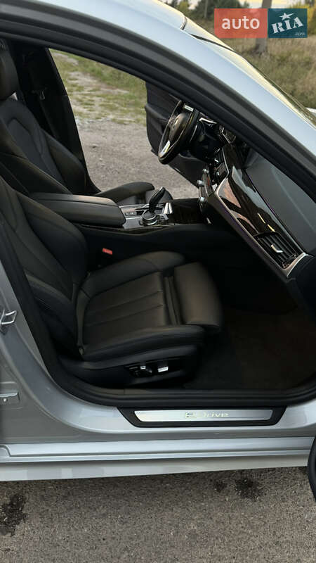 Седан BMW 5 Series 2017 в Львове фото 21 Седан BMW 5 Series 2017 в Львове