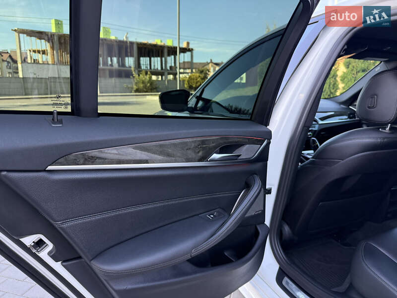 Седан BMW 5 Series 2019 в Ровно