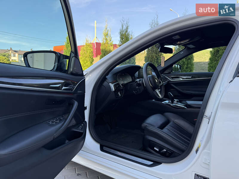 Седан BMW 5 Series 2019 в Ровно