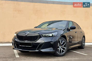 Седан BMW 5 Series 2023 в Києві