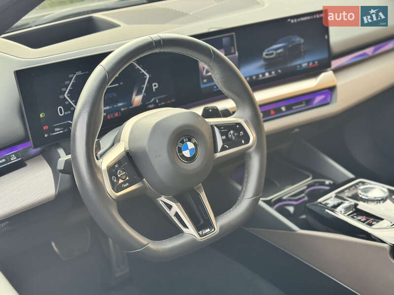 Седан BMW 5 Series 2023 в Киеве