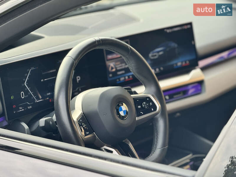 Седан BMW 5 Series 2023 в Киеве