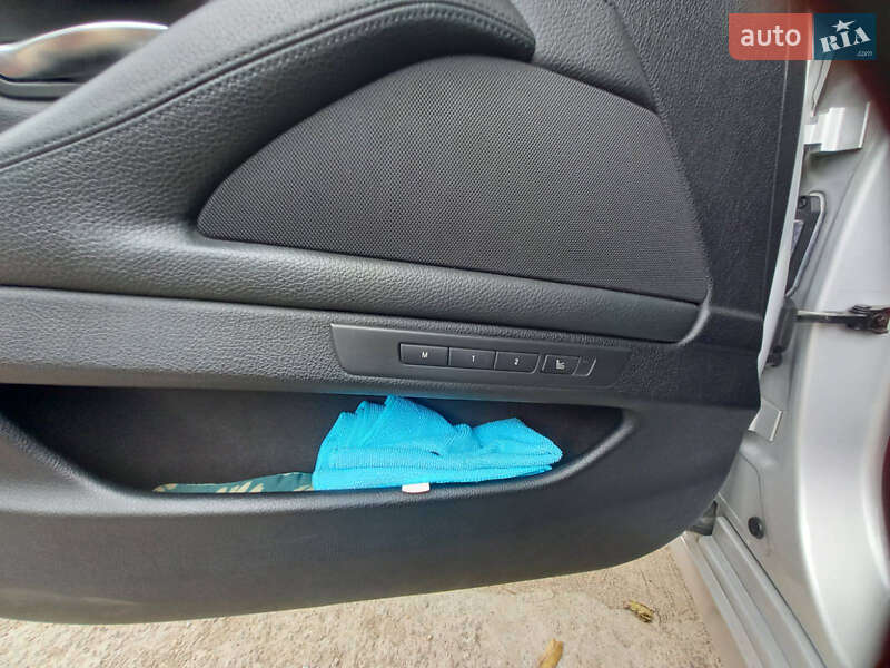 Седан BMW 5 Series 2012 в Днепре