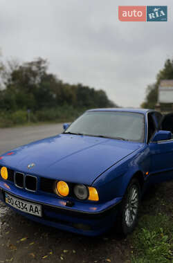 Седан BMW 5 Series 1990 в Черновцах