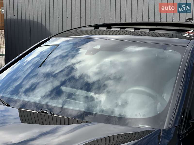 Седан BMW 5 Series 2021 в Мукачево