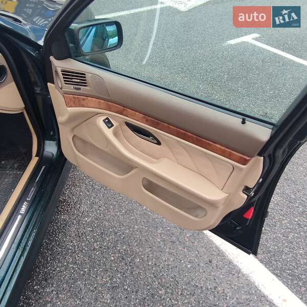 Седан BMW 5 Series 1997 в Киеве
