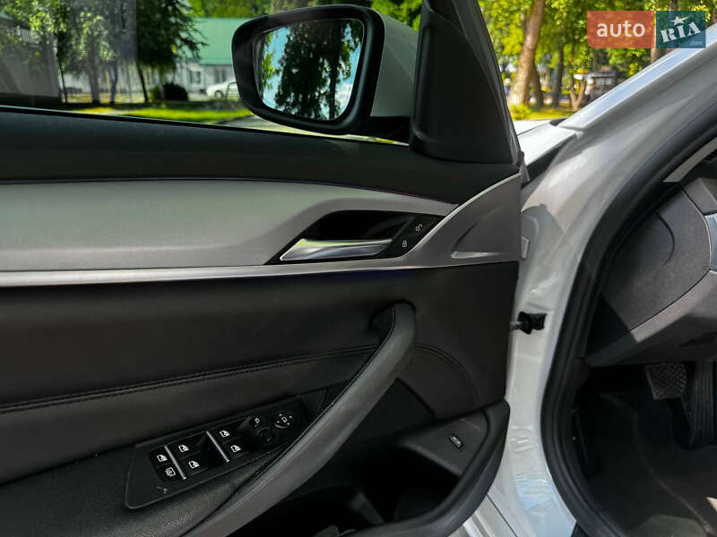 Седан BMW 5 Series 2017 в Александрие