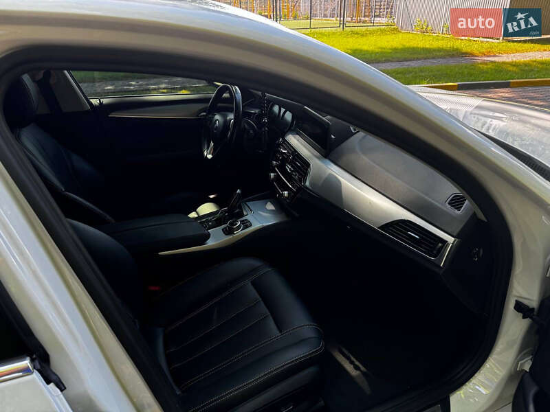 Седан BMW 5 Series 2017 в Александрие