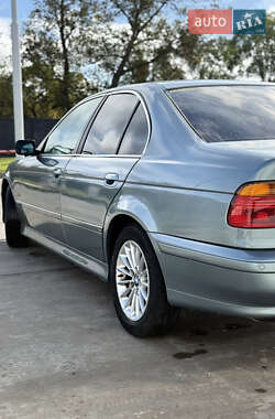 Седан BMW 5 Series 2001 в 