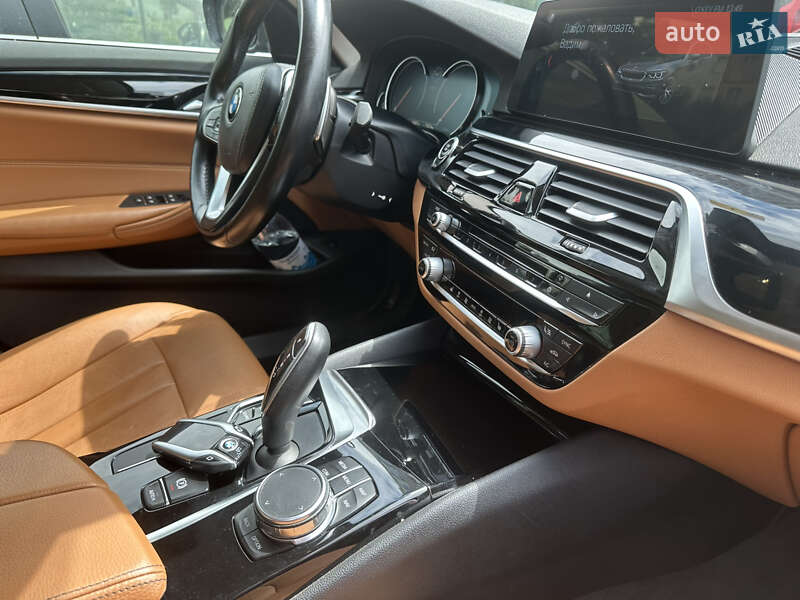 Седан BMW 5 Series 2017 в Хмельницком