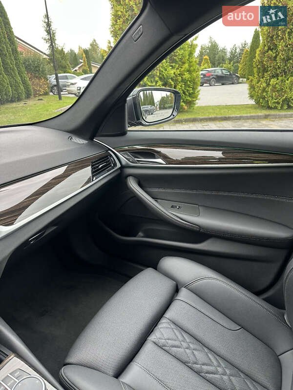 Седан BMW 5 Series 2020 в Львові