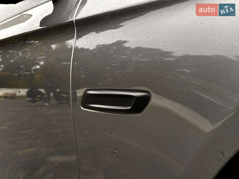 Седан BMW 5 Series 2015 в Луцке