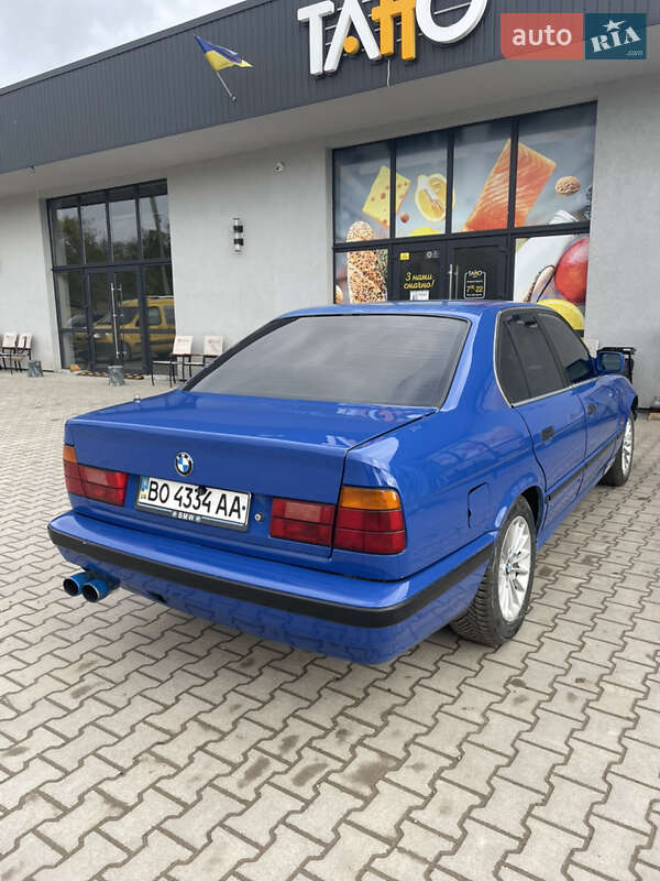 Седан BMW 5 Series 1990 в Черновцах