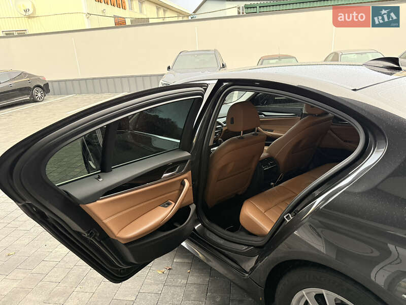 Седан BMW 5 Series 2017 в Ровно