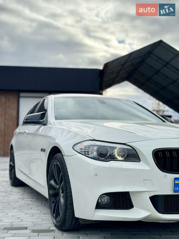 Седан BMW 5 Series 2012 в Черновцах